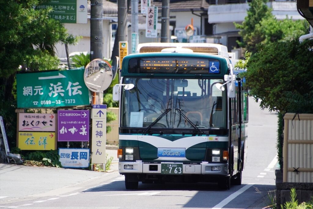 女子必見！「女性の願いを1つだけ叶えてくれる」報賽絵馬が並ぶ神明神社へはバスでGO!!