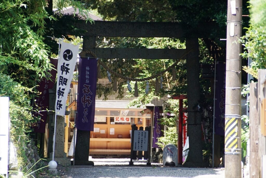 順路の案内があるのでそれに従って参拝しよう