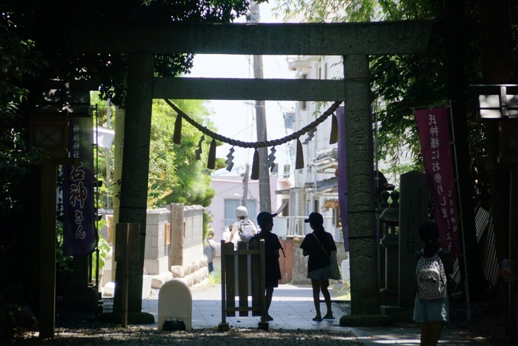 神明神社参道