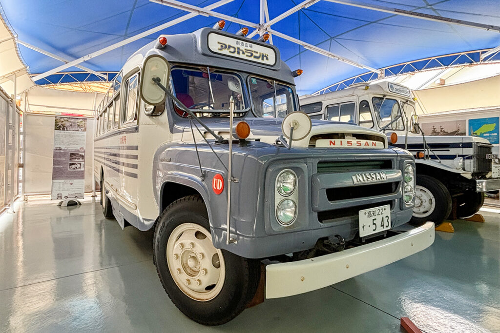 1965年製造の日産U690＋西工車体
