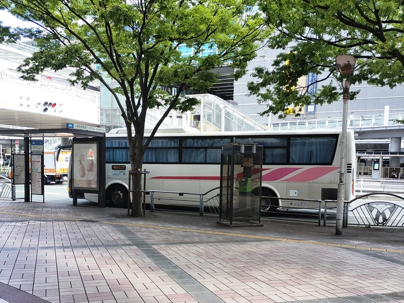 セントシティ前の高速乗り場からは福岡、東京、名古屋行き等の西鉄がからむ北九州空港行き以外のすべての高速バスに乗車可能
