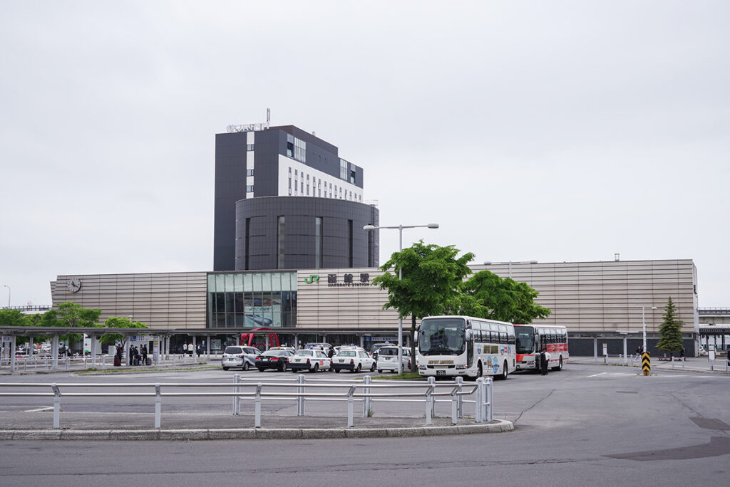 函館エリアの交通拠点になっているJR函館駅