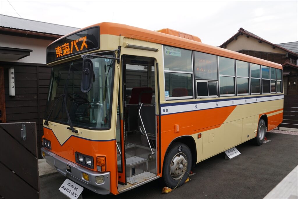 中型路線車のいすゞジャーニーK