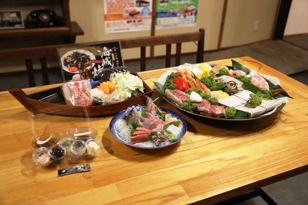 結局二人では食べ切れず海賊焼きは翌日の朝食で調理して食べたものすごい量がくる「ばすてい」の夕食付プラン