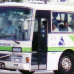 トレーラーでも牽引車でもない不思議なバス……そもそも連節バスの定義ってなんなん？