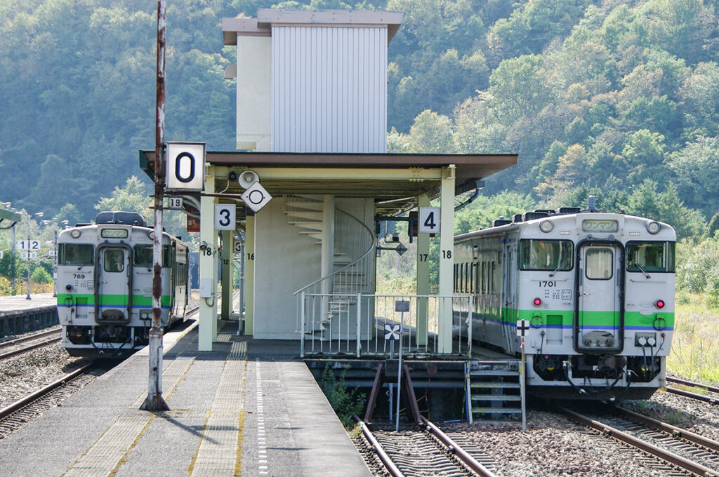 過去に存在した、JR石勝線新夕張駅の0番線ホーム