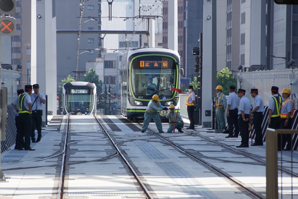 開業初日にポイント故障で大遅延が発生したが手動でポイントを切り替えた！