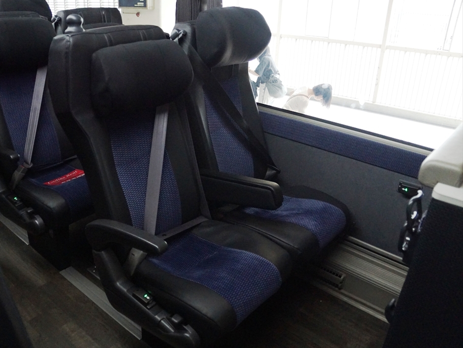 最近は全席3点式シートベルト装備車も多くなってきた