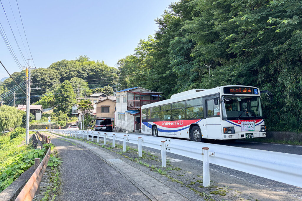沼田駅→沼田市街地の勾配を大型路線車が登る