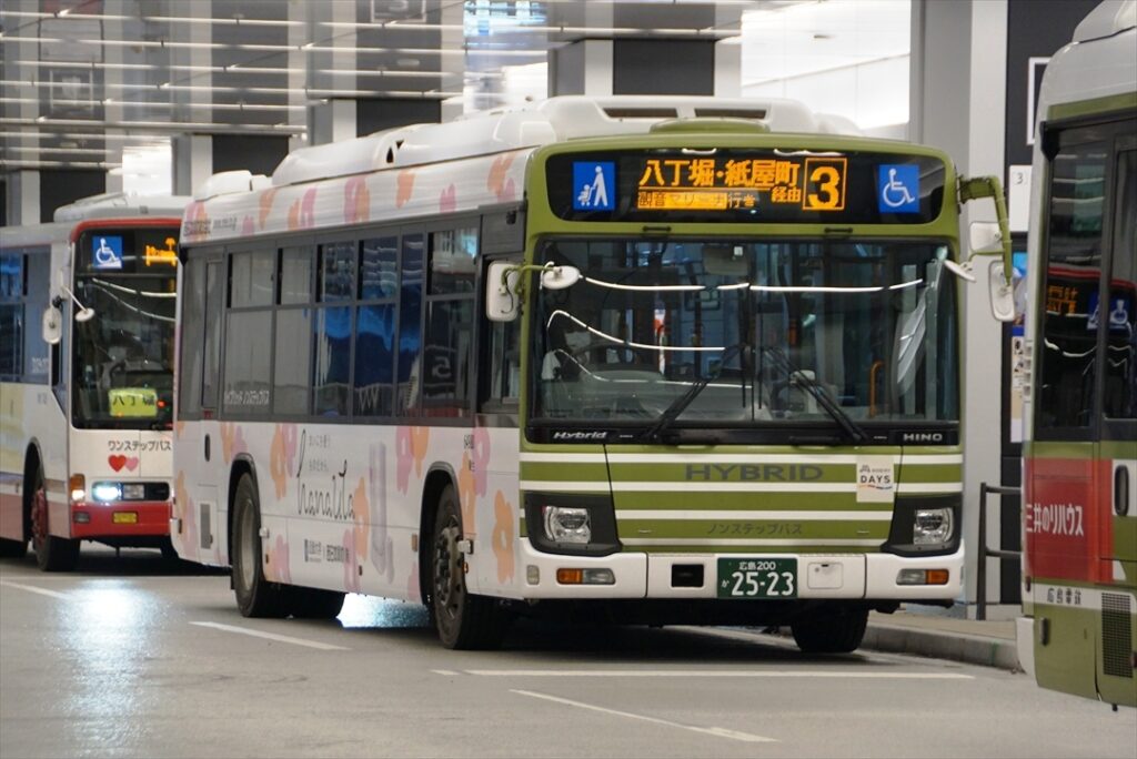 運転席に着座できるイベントではぜひ前後左右を見ていただき死角を認識していただきたい
