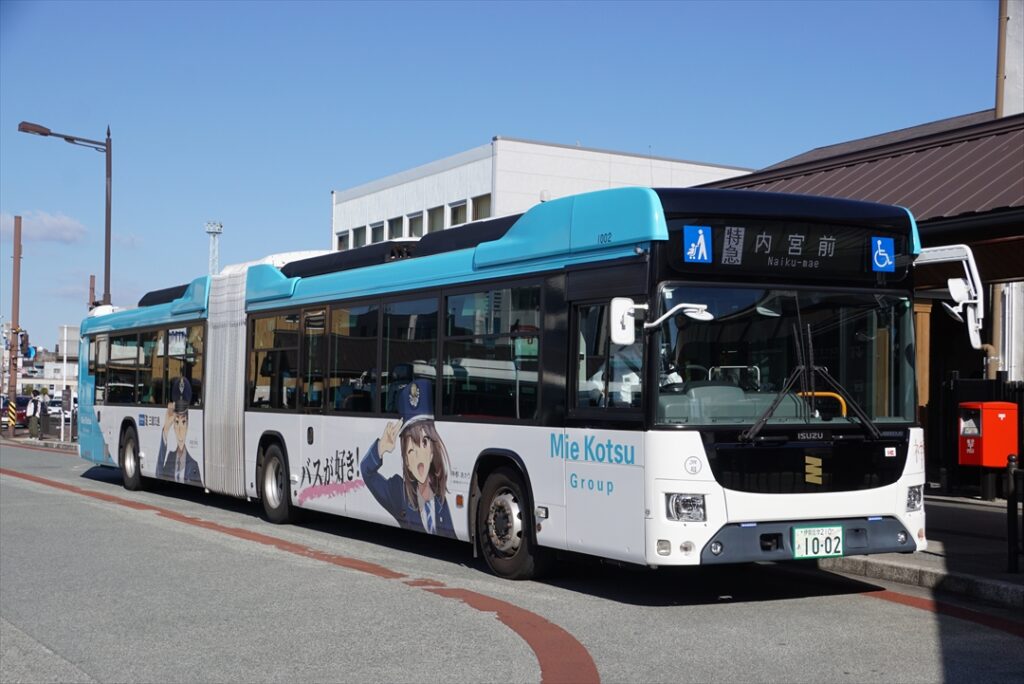 運転士不足解決策の一つは1.5倍の人を運べる連節車の導入