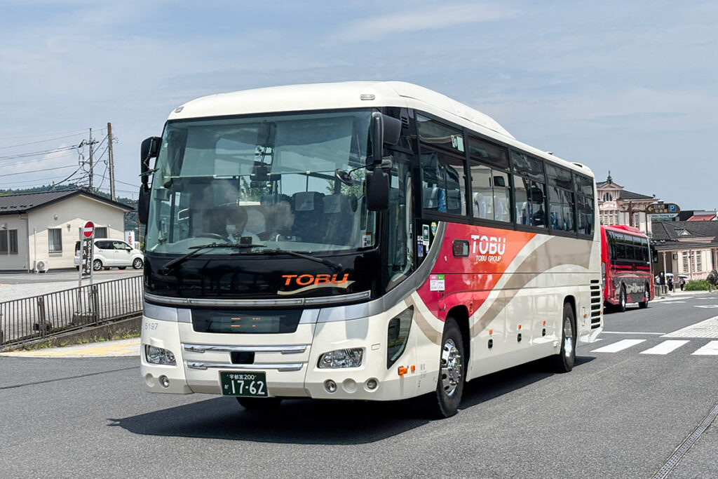 東武バス日光の日野セレガ。ハイデッカータイプの高速車が一般路線の運用にも入る