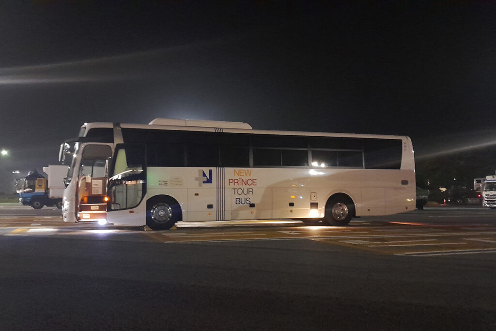2号車は委託先のニュープリンス観光の車両が使われていた