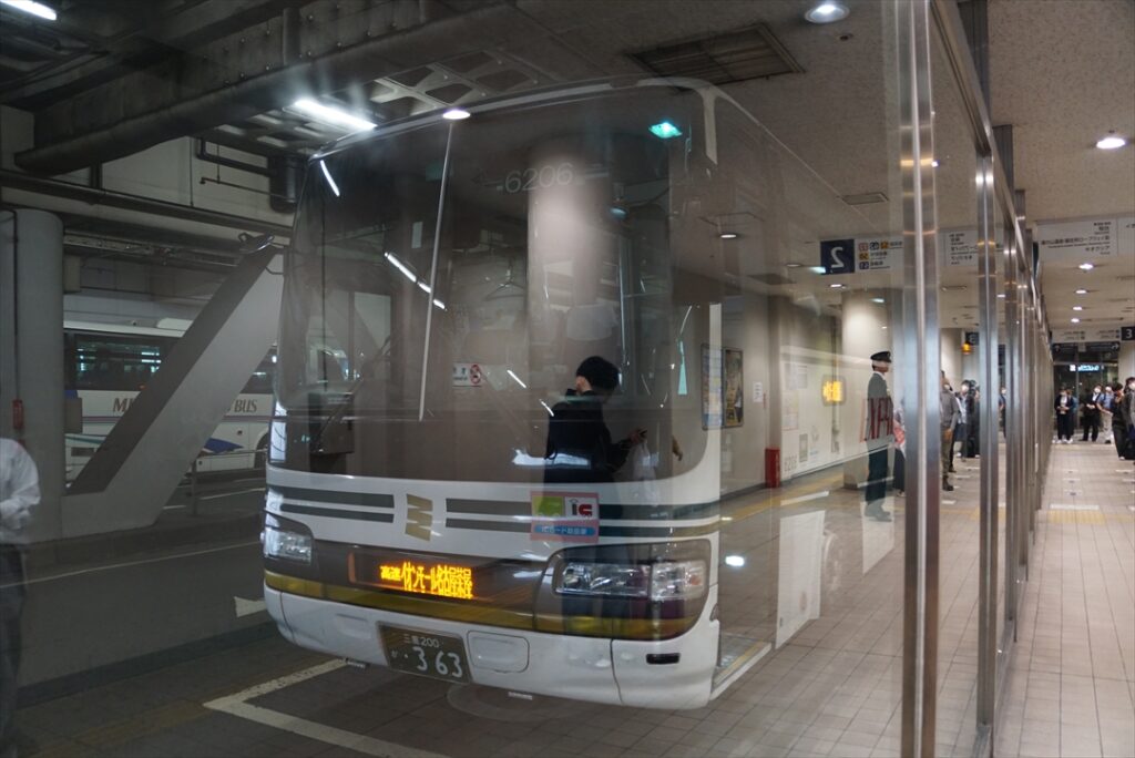 三重交通の路線も入る
