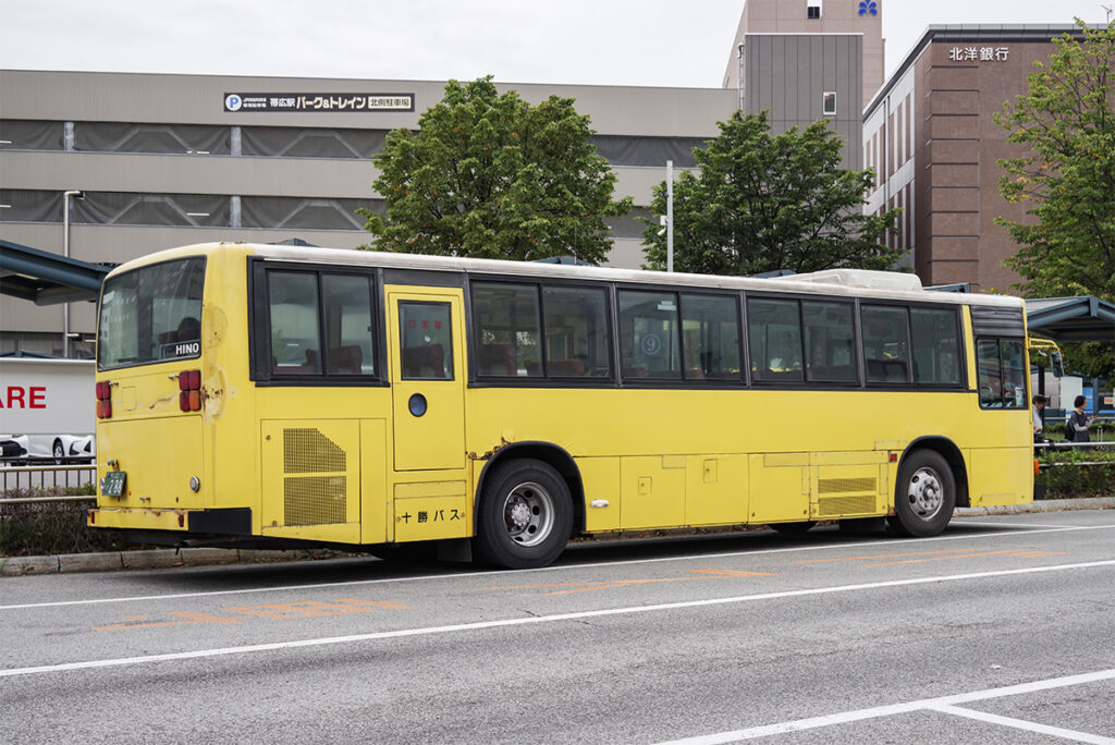 集中配置型テールランプが十勝バスのブルーリボンらしさを漂わせる?