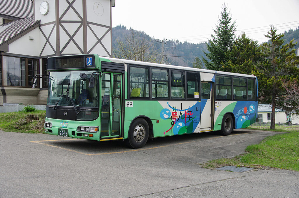 「夢大陸とかち」カラーの例。写真は2002年式の日野ブルーリボンシティ