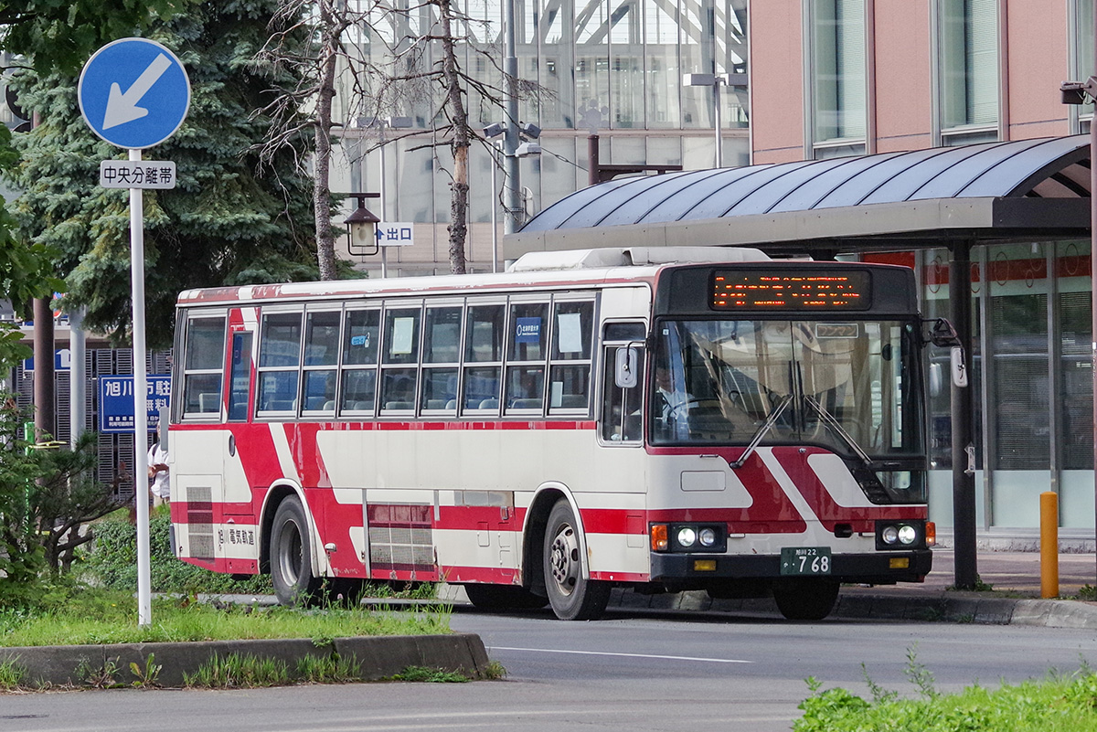 車齢30年越えの路線バスたちを北海道でキャッチ!! 燦然と輝く2ケタ