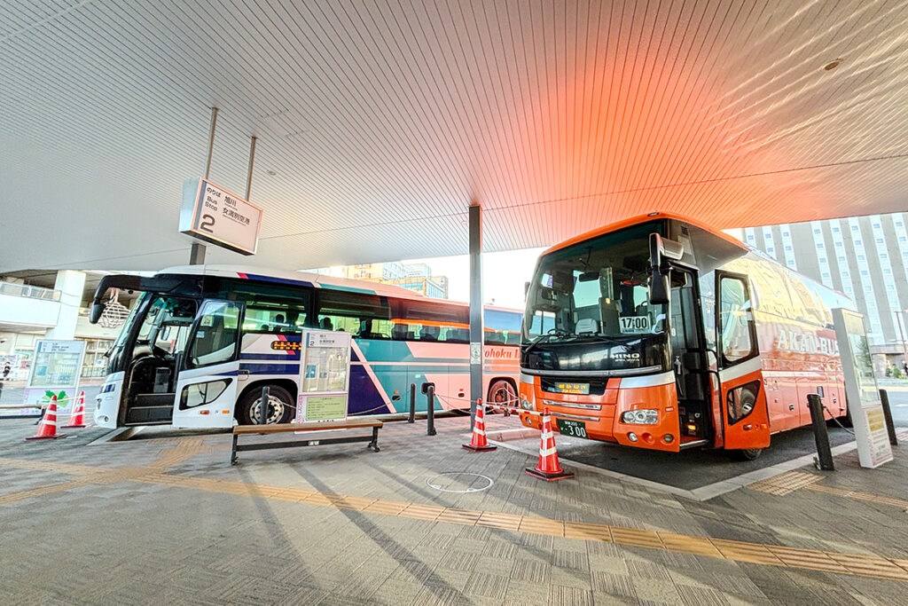 300kmを下道だけで7時間かけて走るバス!? 釧路〜旭川を走る「サンライズ号」が異彩すぎる!!