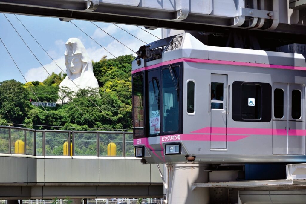 大船観音と湘南モノレール