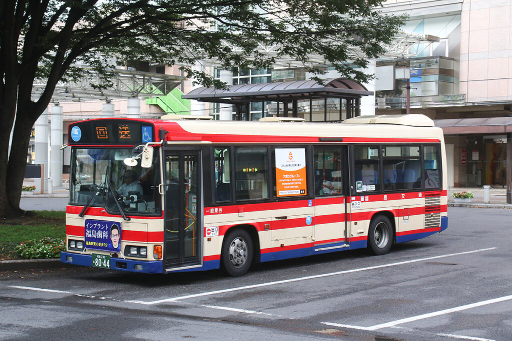 川崎鶴見臨港バスから移籍してきた日野レインボーHR