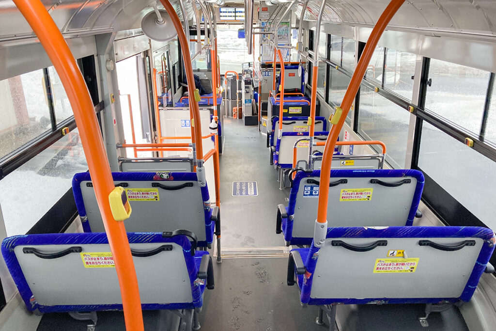 平均的な大型路線車の車内