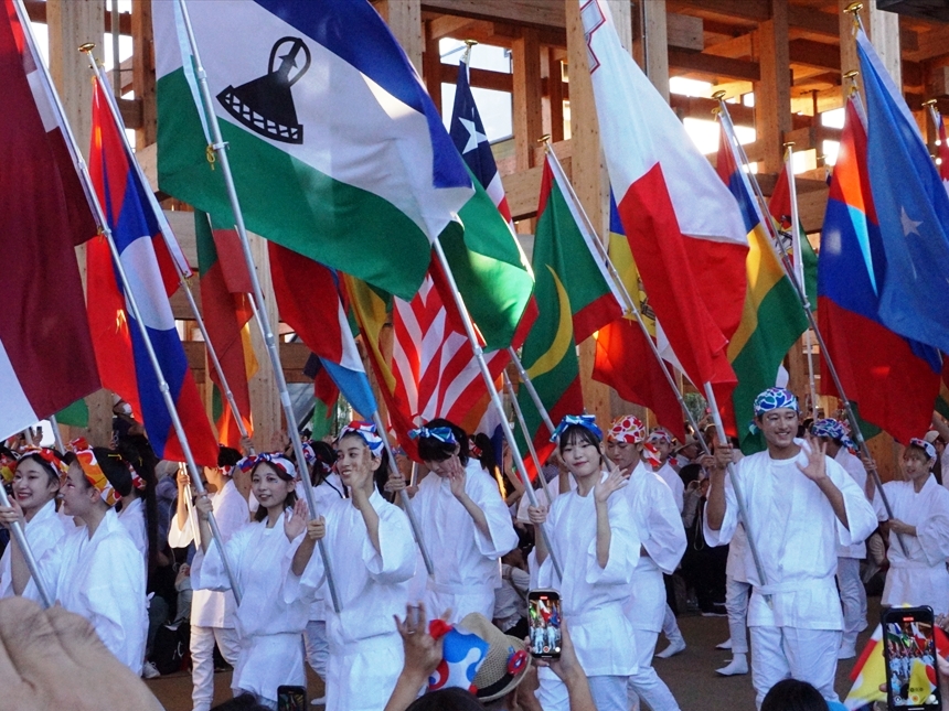 参加者全員で楽しんだパレード