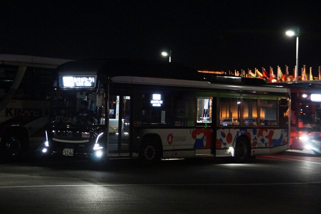 始発から最終まで頑張ったバスたち！