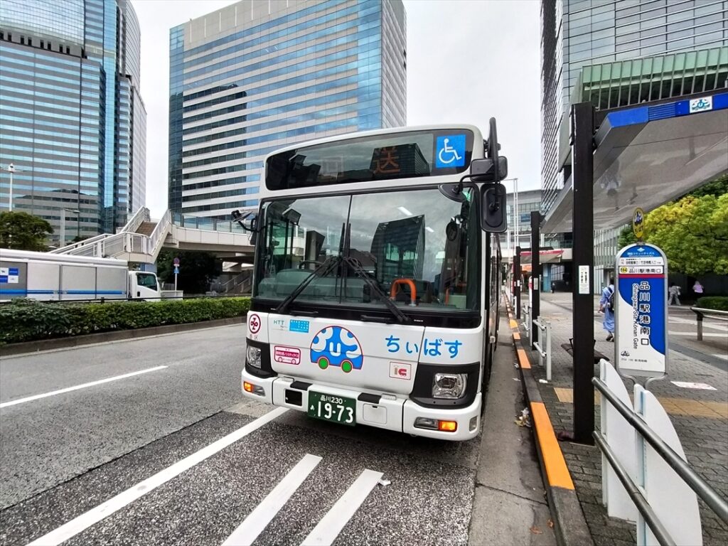 回送地に到着して時間があれば方向幕等を確認して乗車に備える