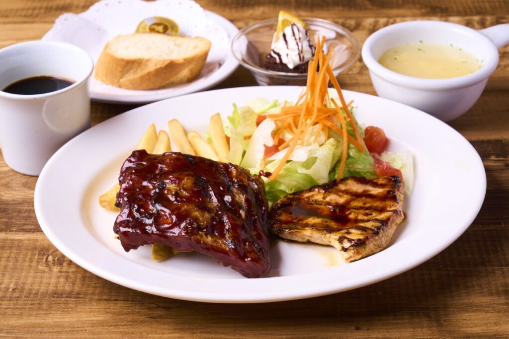 トニーローマ三番町店（バーべキューリブの夕食）