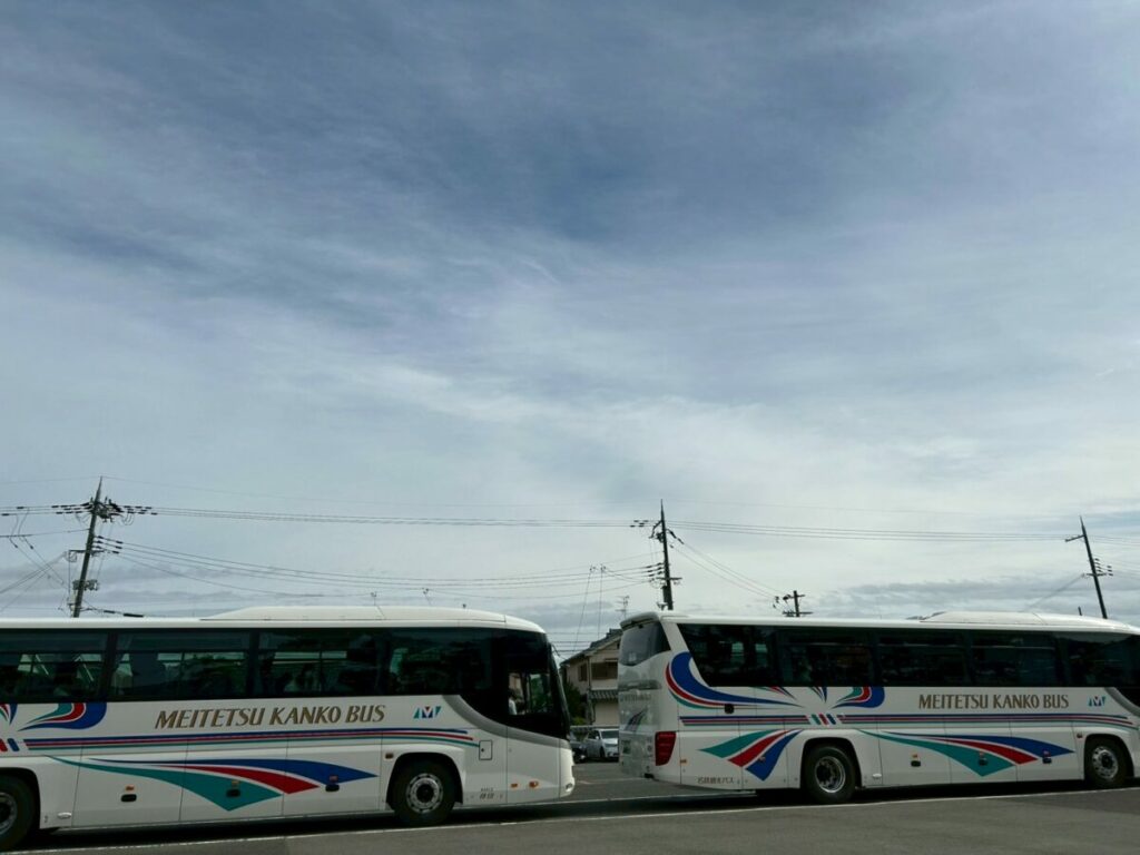 台数口(複数台建ての貸切バス)は各車との連携も大事な仕事