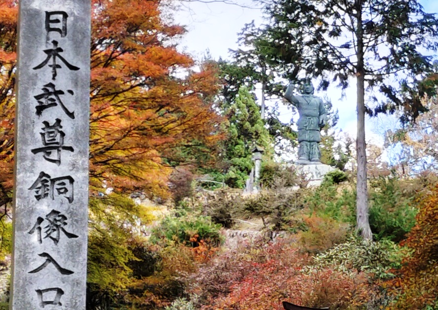 日本武尊銅像(三峯神社・編集者撮影)
