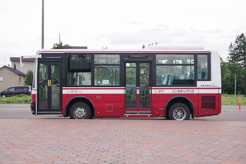 路線バスとしての設備はフルサイズ車とほぼ同じ