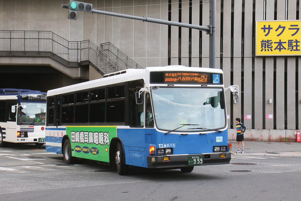 産交バスのKC-LV280は元横浜市営からの中古車。遠く関東からの車両が意外と多い