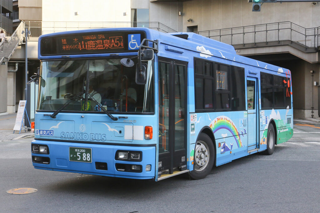 産交バスに在籍する、西工ボディを架装した日野ブルーリボン