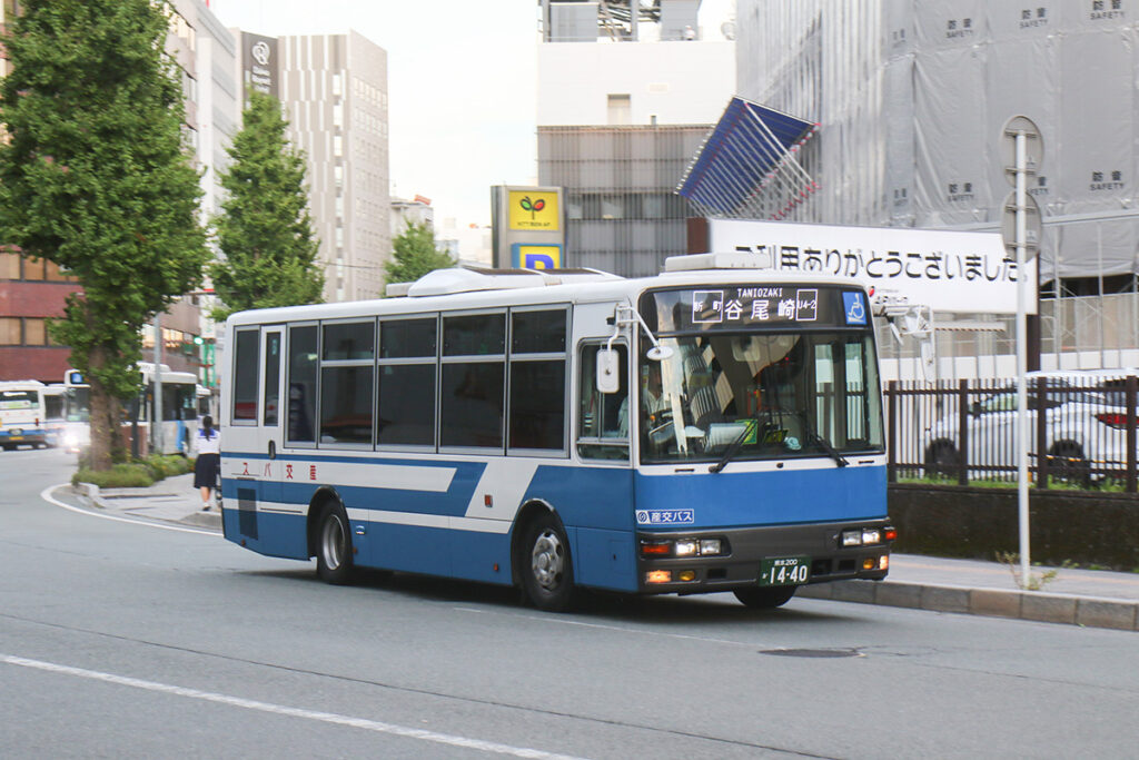 元相鉄バスの三菱エアロミディMK