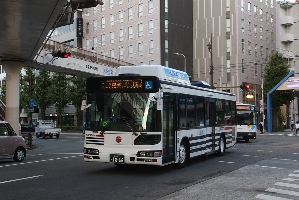 熊本電気鉄道の日野ブルーリボン・シティ・ハイブリッド車は元京成バス