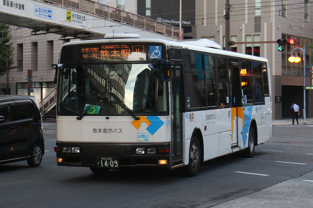 京王バスから来たエアロミディMK。同一車種でも意外と出所が異なる