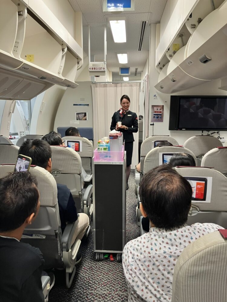 実際にドリンクサービスします！