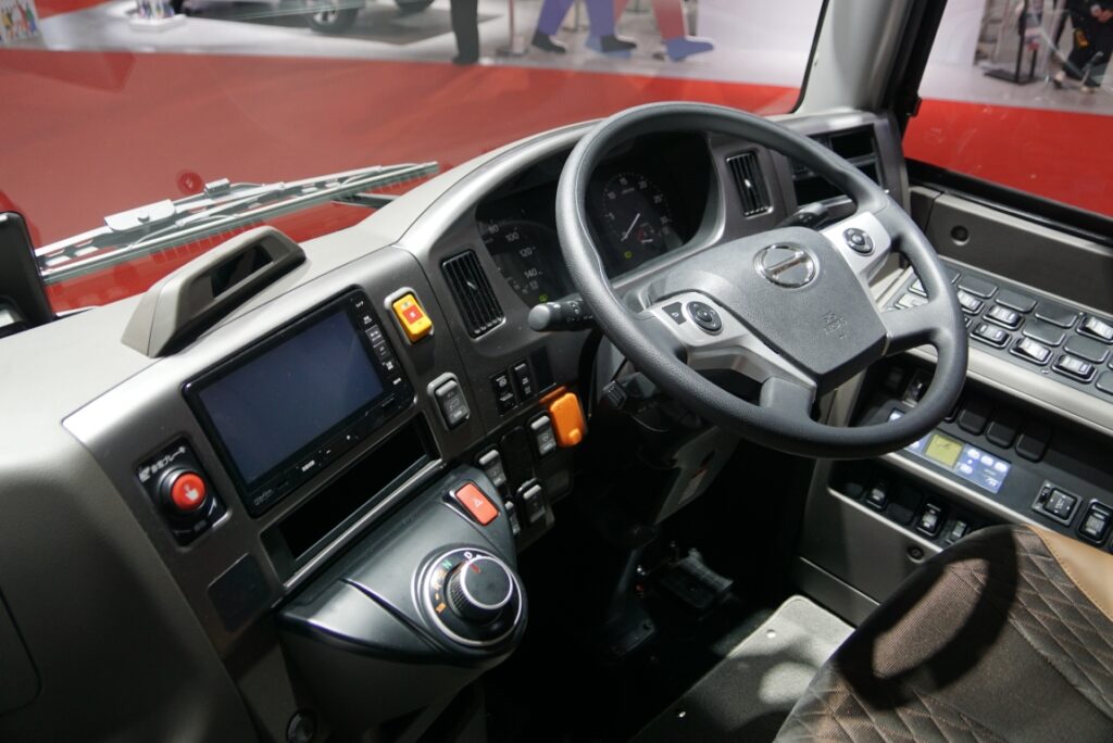 路線車とは一味違うコクピット