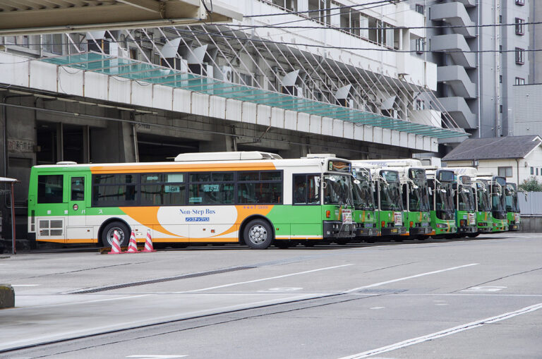 大都会の大手バス事業者って1年に何台くらいの車両を入れ替えてる?　都営がちょっと凄すぎた!!