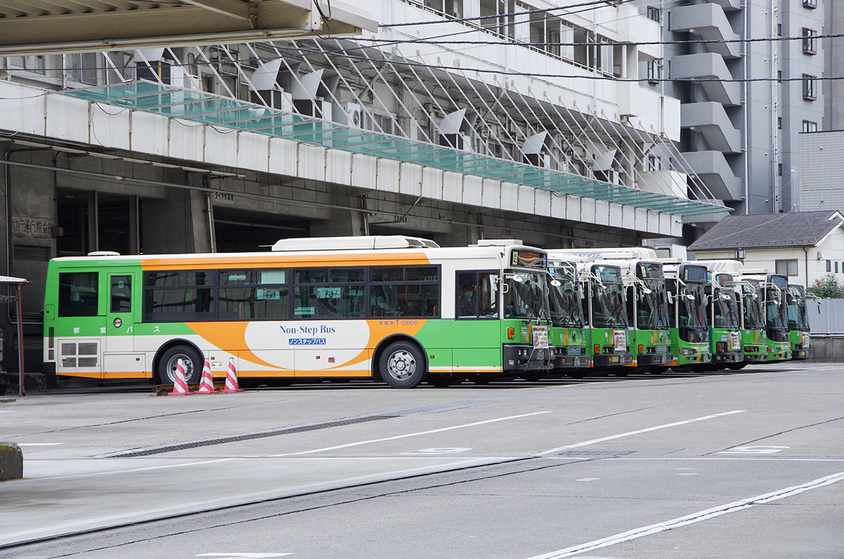 大都会の大手バス事業者って1年に何台くらいの車両を入れ替えてる