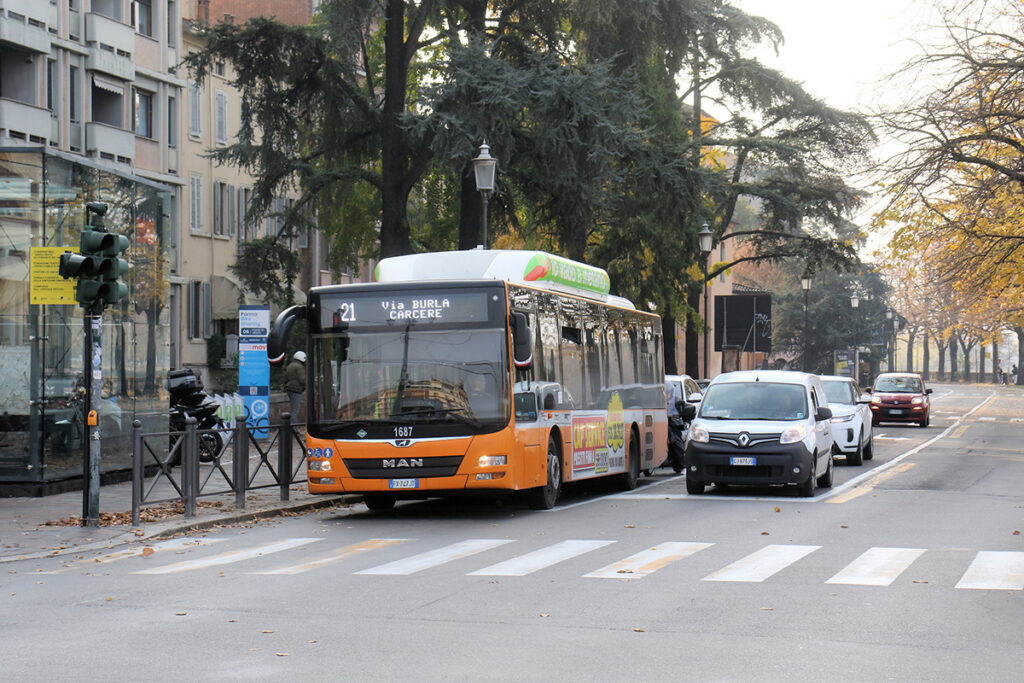パルマ市では天然ガス車両も多く見かける