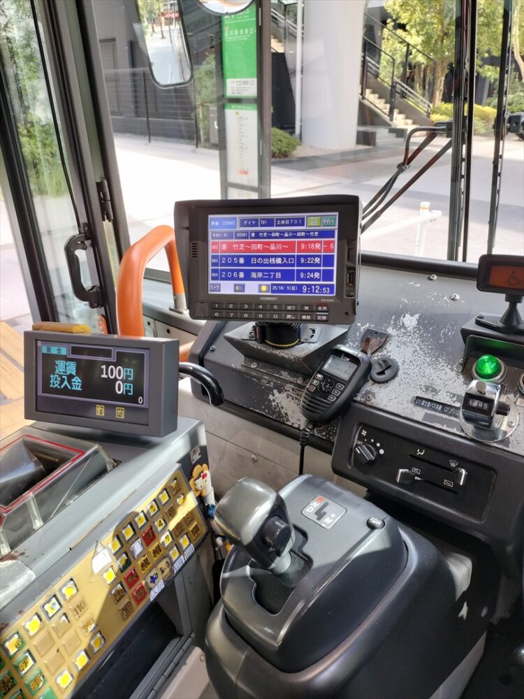 終点に着くと以降の行路が表示されるので放送の起動ボタンを押すだけと省力化はされている