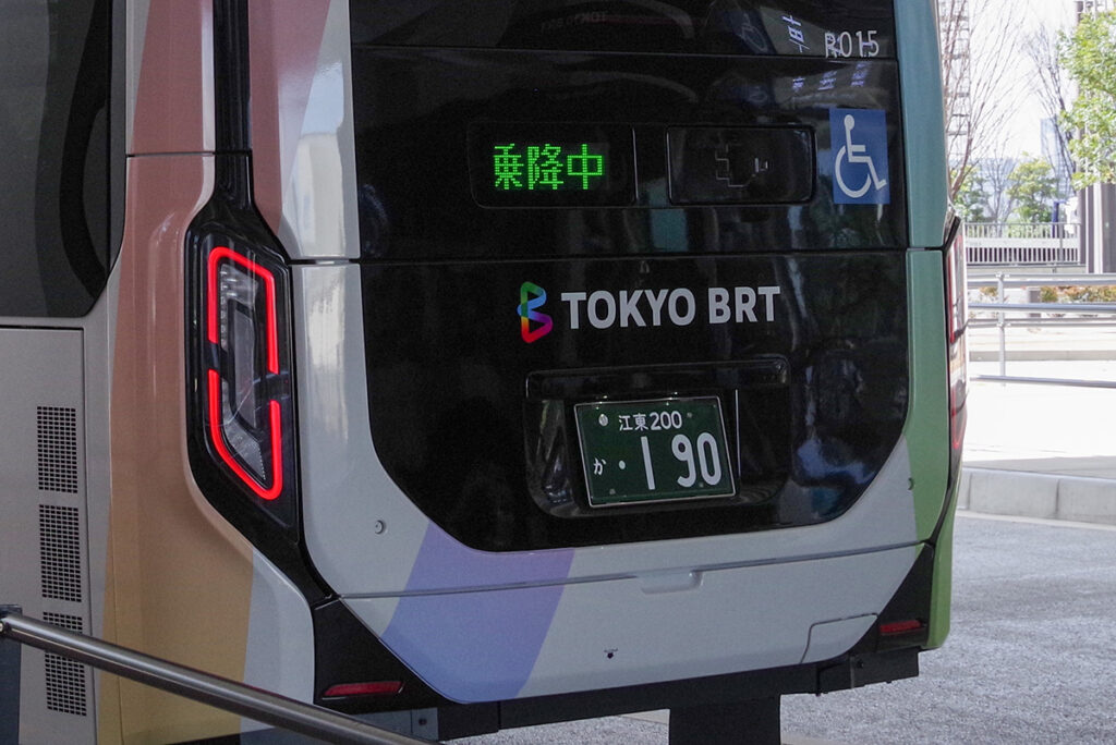 トヨタSORAには凝った形状のテールランプが組み込まれている