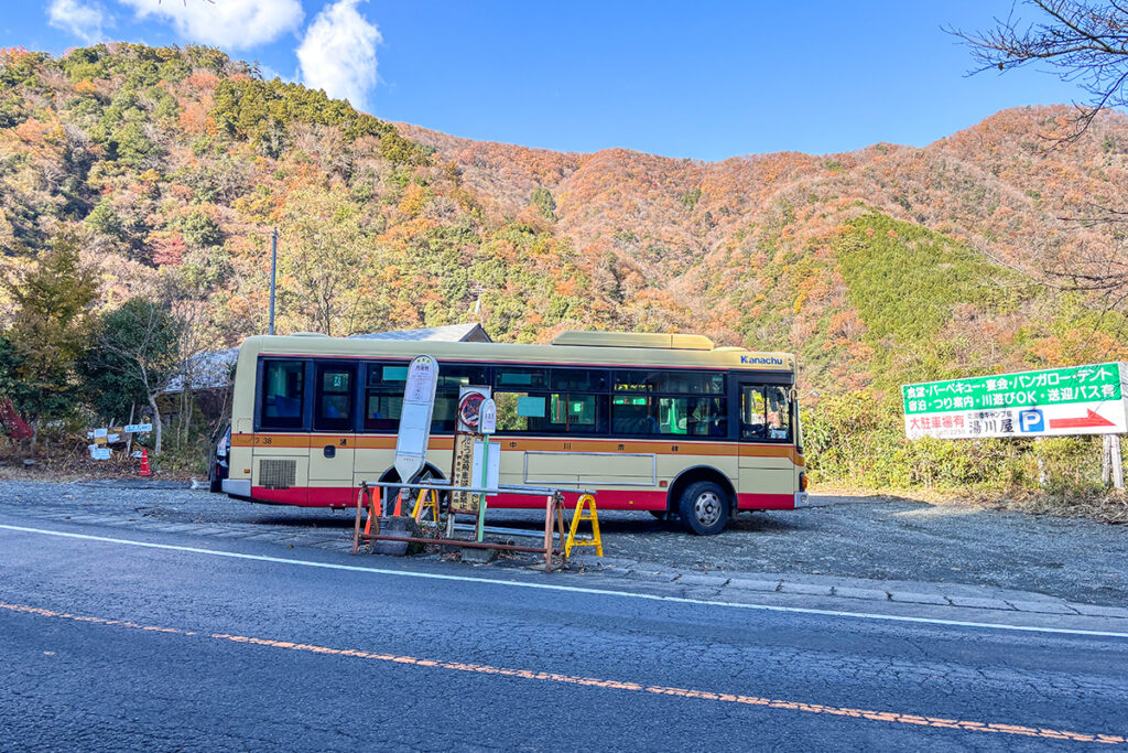 神奈川のバスが山梨に!?　神奈中秘蔵の県境越え路線「三56系統」が超絶シブいぜ!!