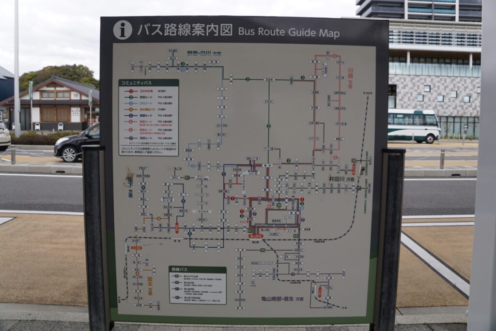 路線は多いように見えるが本数はそれほどでもない