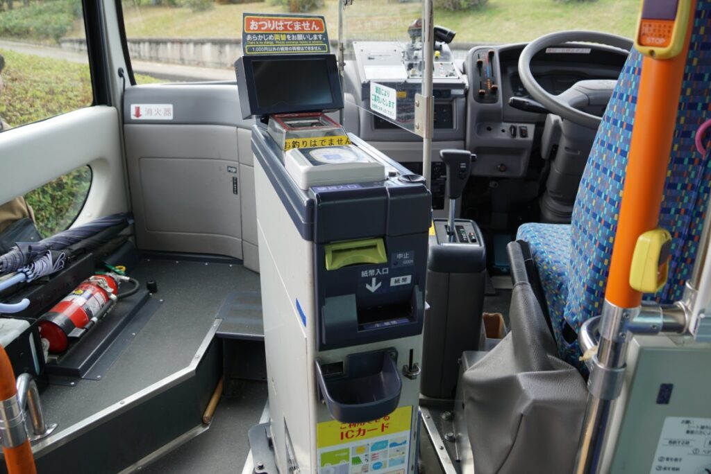 AT車のポンチョ運転席付近