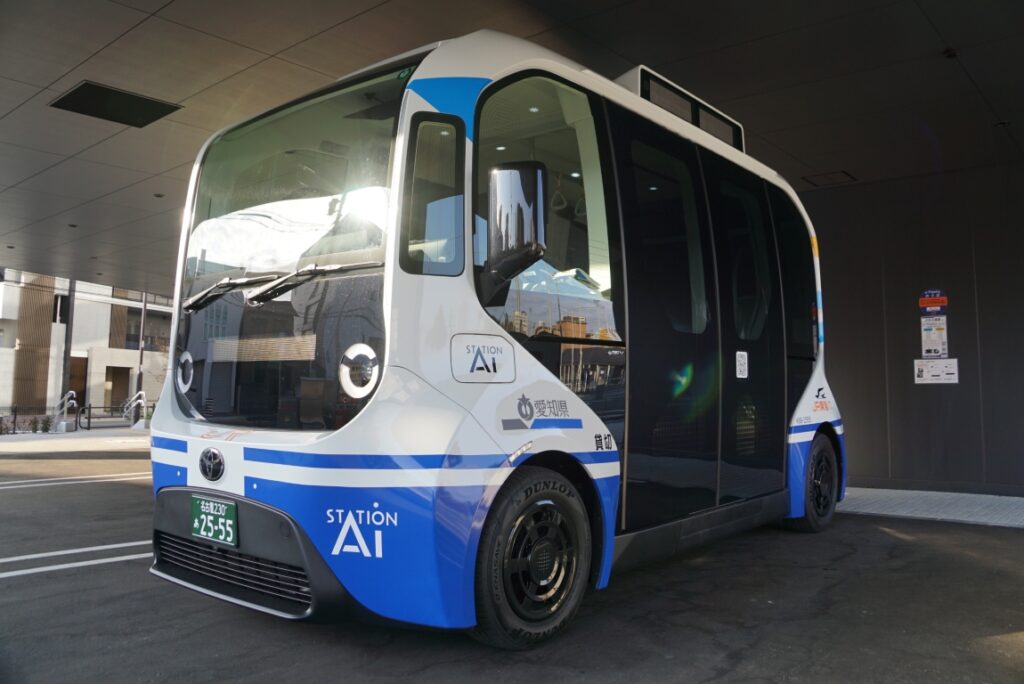 表面積が小さいのでわかりにくいがよく見ればJRバス塗色であることはマニアなら一目瞭然?