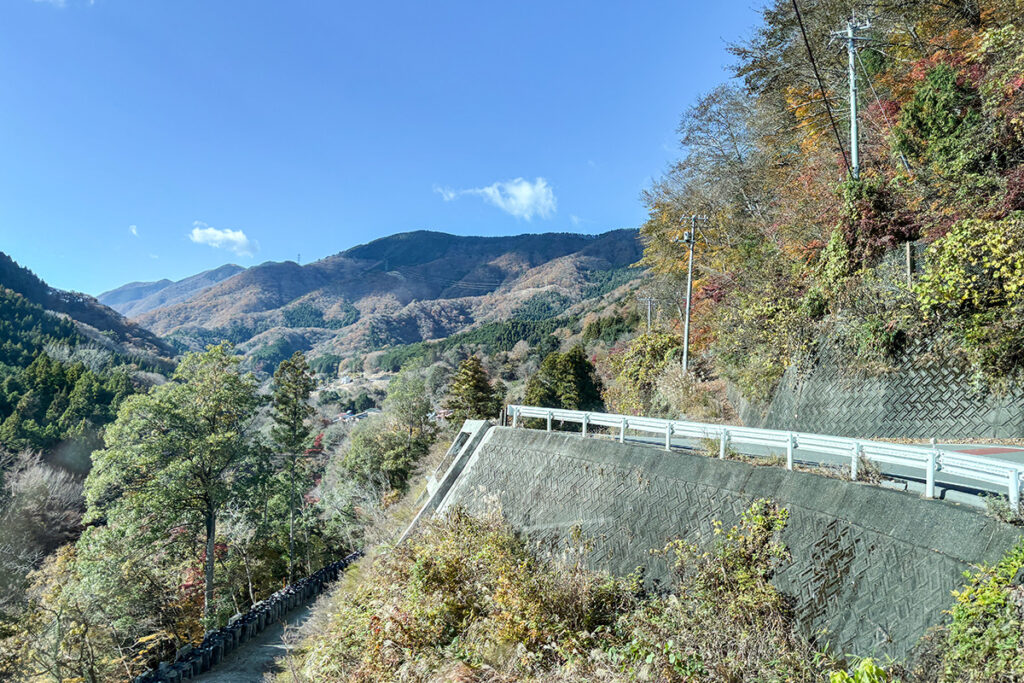 富士急バス道志線で狭隘な道筋を堪能