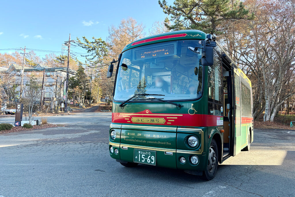 訪問当日の道志線には循環バス「ふじっ湖号」向けの日野ポンチョが使われていた